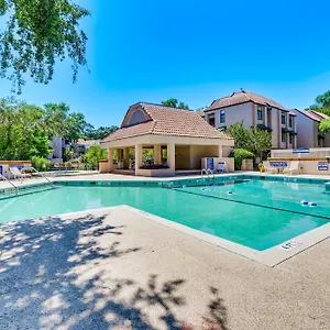 2 Mi To Dog-friendly Hilton Head Condo! Apartment